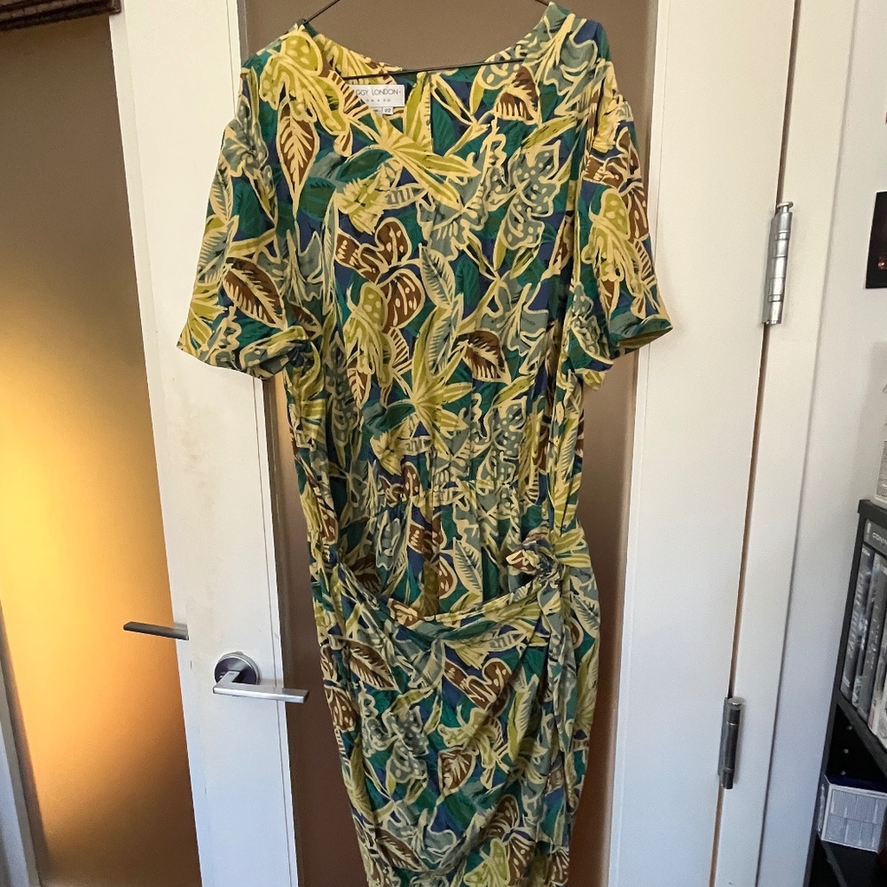 Maggy London tropical 100% silk dress wrap skirt resort size 22